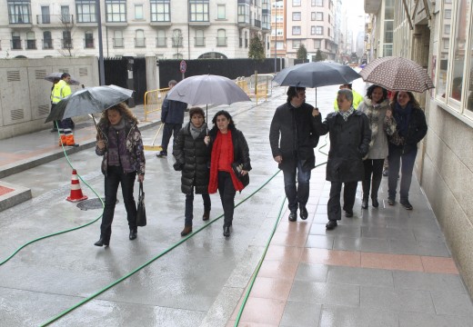 Martín Fernández Prado visitou as obras de remodelación da rúa Adelaida Muro con motivo da apertura ao tráfico do primeiro tramo